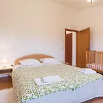 Apartment Two-Bedroom Apartment In Barban-Rebici *