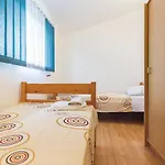 Two-Bedroom Apartment In Barban-Rebici Rebici