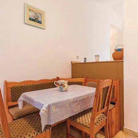 Apartment Gorgeous Apartment In Barban-Rebici With Kitchen